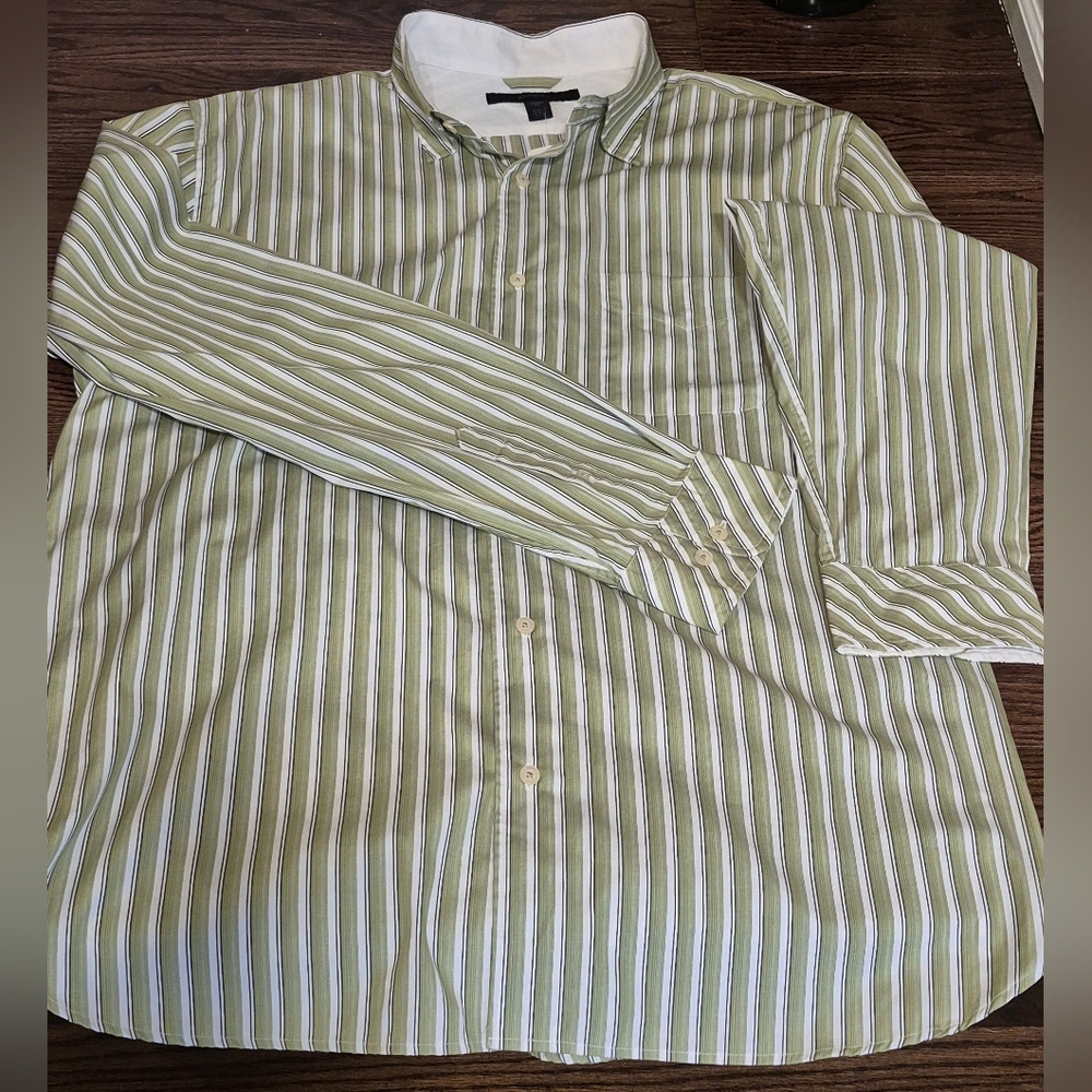 Express Design Men's Green Striped Shirt